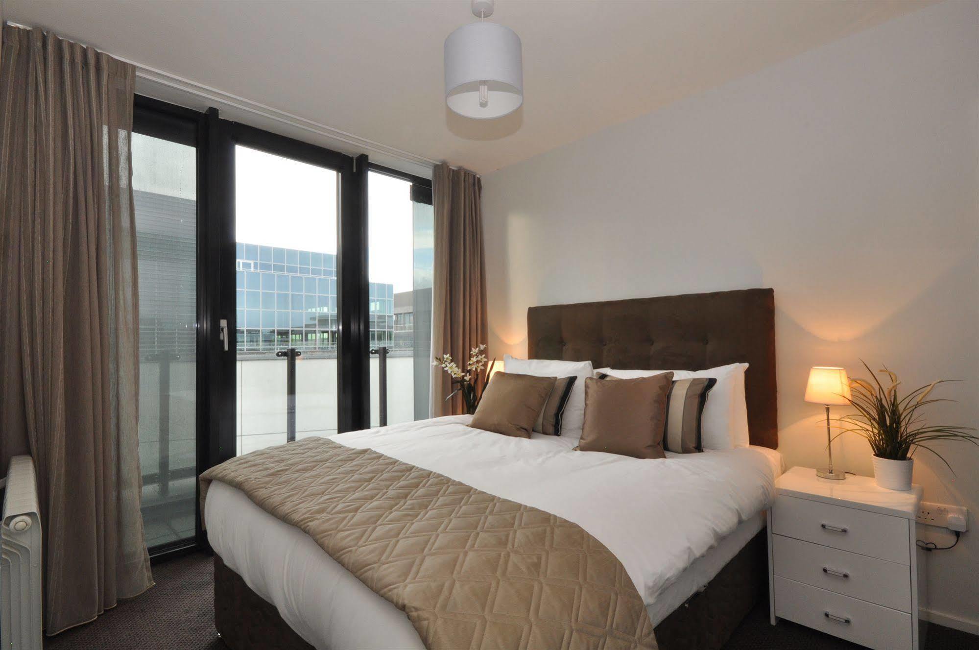 Your Base Dublin - Grand Canal Square Zewnętrze zdjęcie